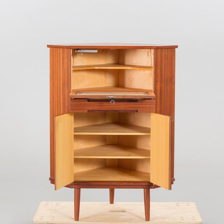 HÖRNSKÅP, TEAK, 1950-60-tal-.