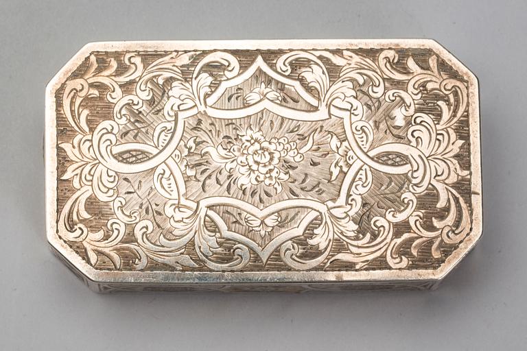DUBBELDOSA, Ryssland, svenska importstämplar, silver, vikt 140 g.