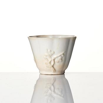 A set of three blanc de chine cups, Qing dynasty, Kangxi (1662-1722).