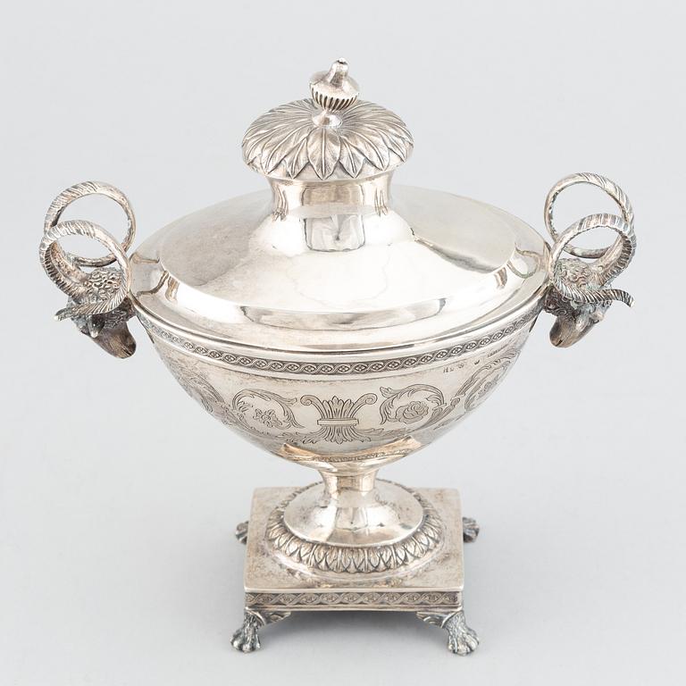 A Swedish Gustavian silver sugar-bowl and cover, mark of Anders Fornholm, Stockholm 1790.