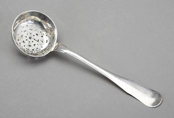 POKAL OCH STRÖSKED, silver, bland annat Carl Berg, Norrköping, 1777. Total vikt ca 261g.