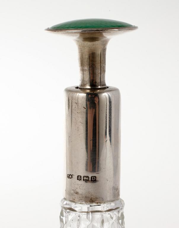 SKÅL samt PARFYMFLAKONG, kristall och silver, Ryssland, 1900-tal; Flakong, Birmingham, 1928.