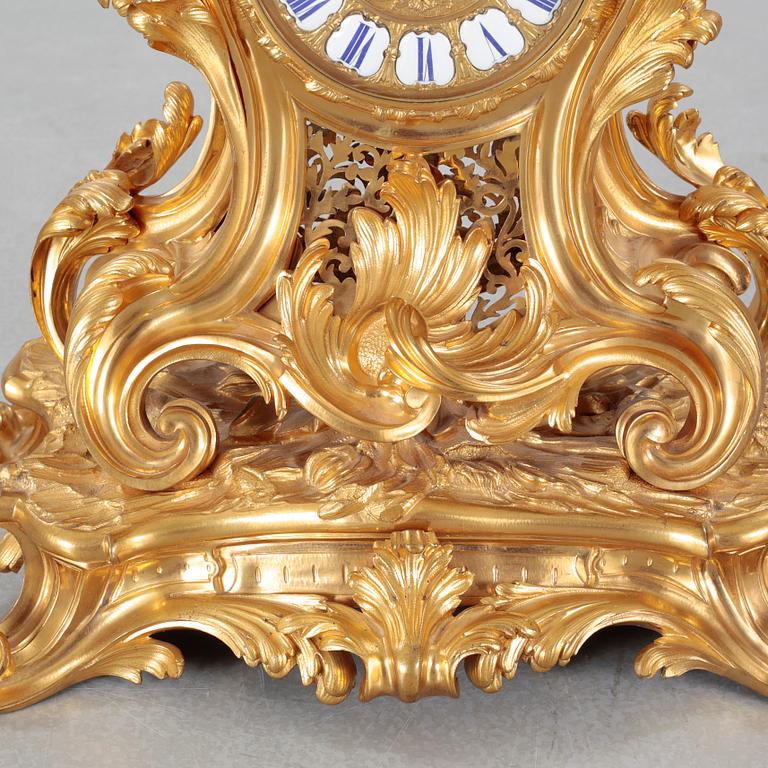 A table clock, clockwork marked "Vr PAILLARD A PARIS, RODIER A PARIS", mid/second half of the 19th century.