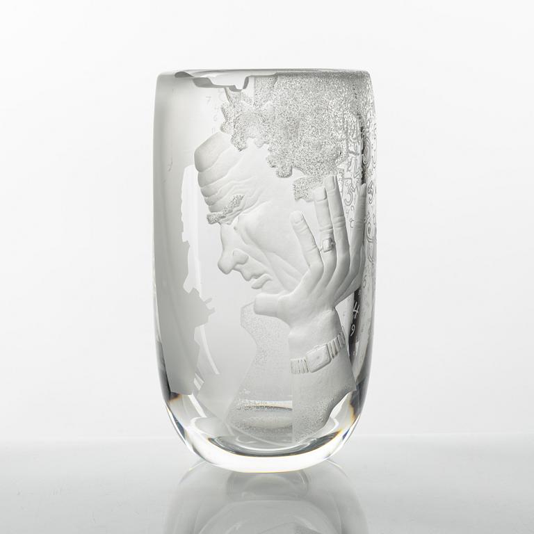 Mats Jonasson, a 'På heder och samvete' glass vase, Målerås Glasbruk, 4/10, 1989.