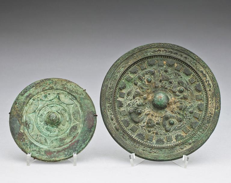 SPEGLAR, 2 st, brons. Kina.