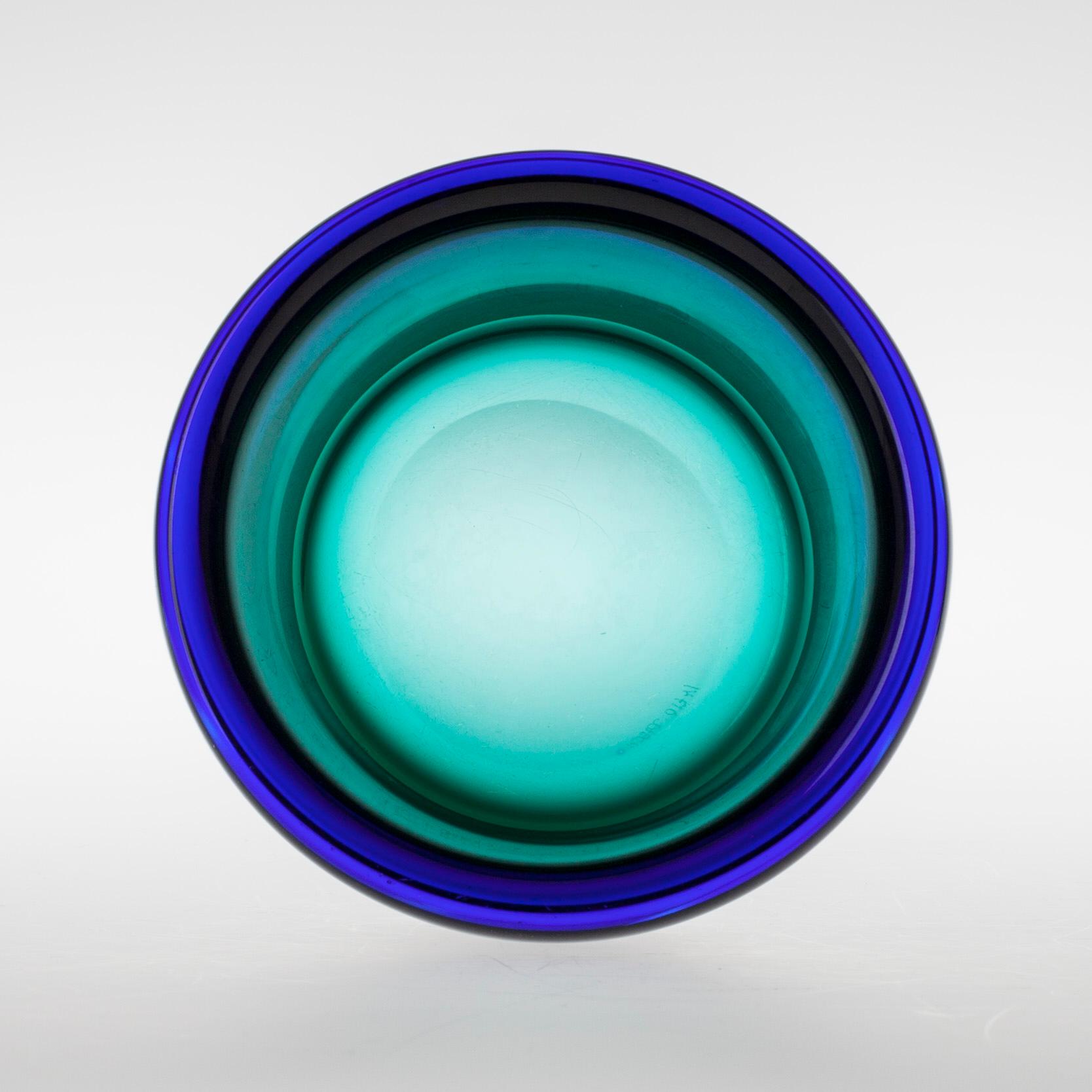 KONSTGLAS, 3 st, Kosta Boda samt Orrefors, 1900-senare hälft.