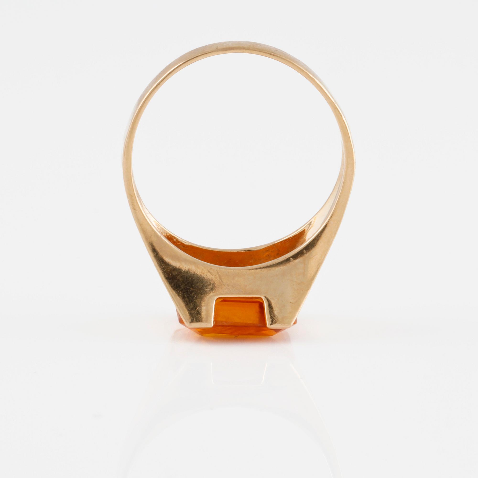 RING, 18K guld med fasettslipad citrin. Vikt 5,0 gram.