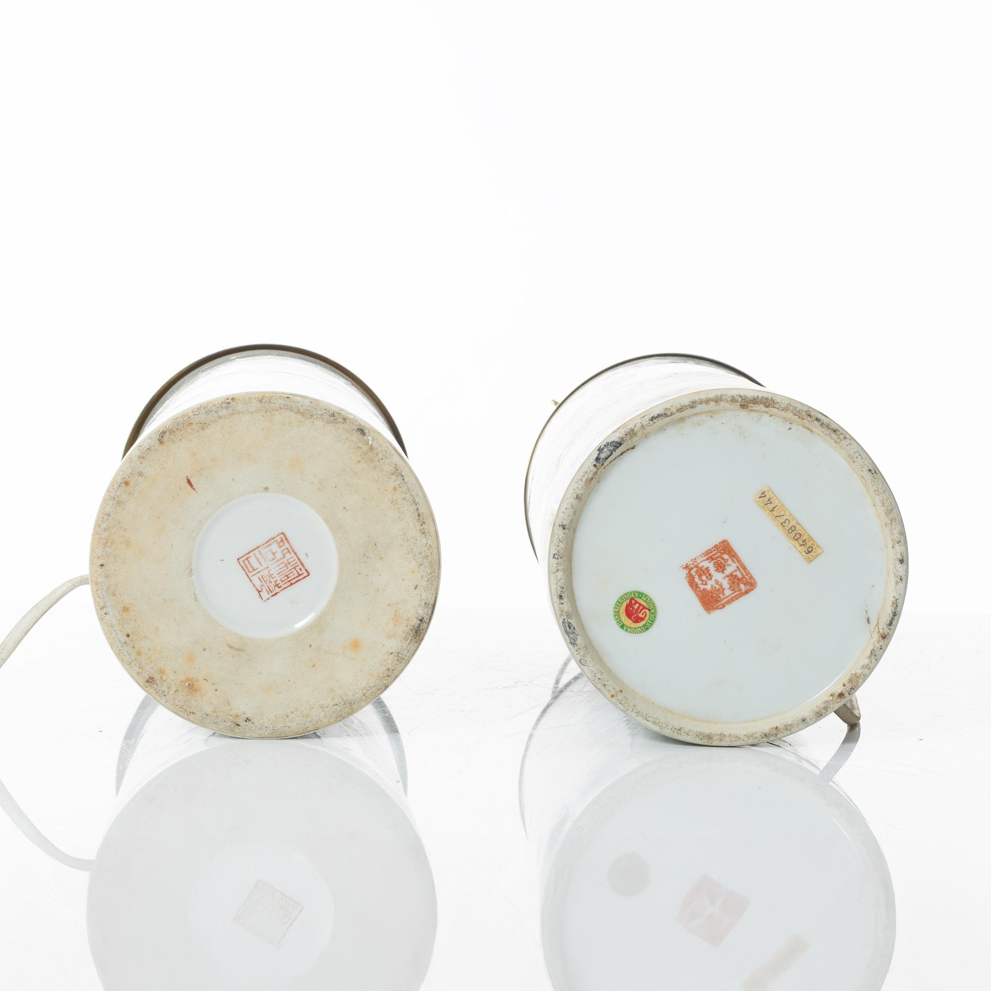 A pair of porcelain vases and a pair of table lamps, China, 20th Century.