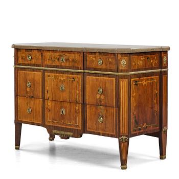 17. A Gustavian marquetry commode attributed to J. Hultsten (master in Stockholm 1773-94).