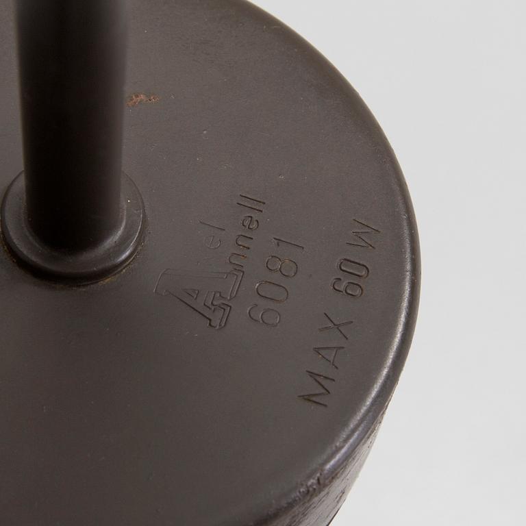 ARNE JACOBSEN, Vägglampa "AJ" för Louis Poulsen. Märkt med den första svenska återförsäljaren Axel Anell. Ca 1960.