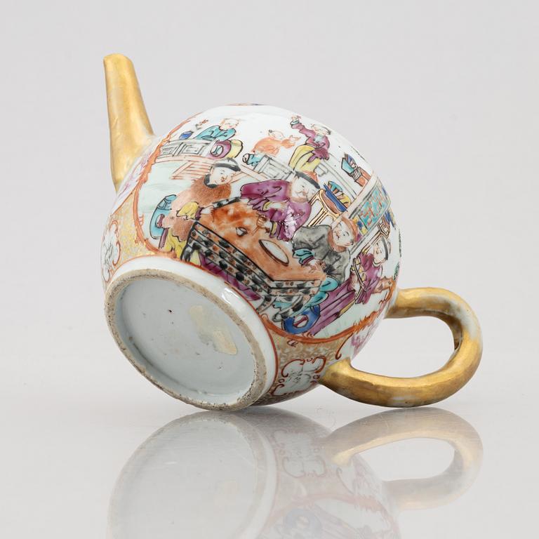 A famille rose tea pot with cover, Qing dynasty, Qianlong (1736-95).