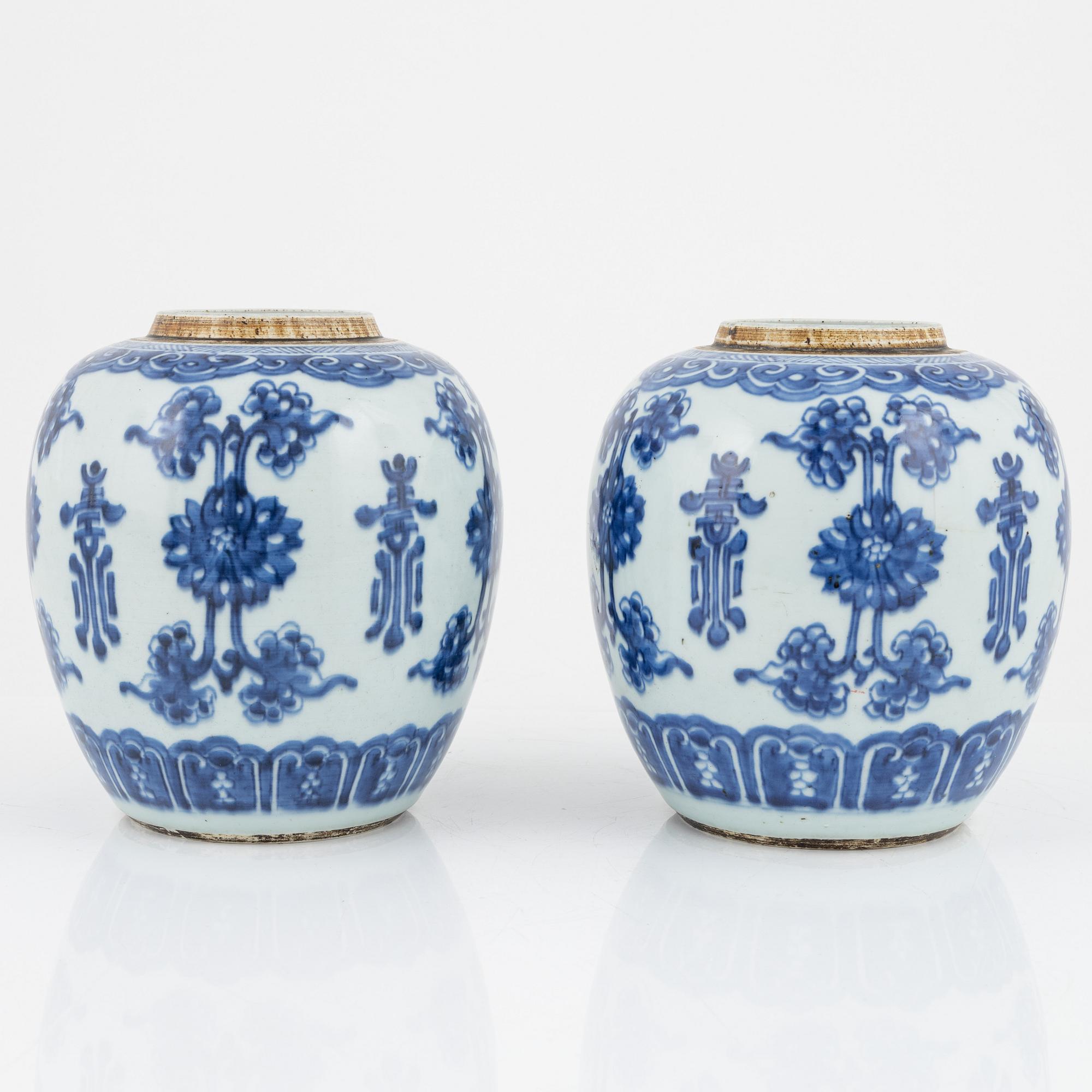 A pair of Chinese blue and white jars, Qing dynasty, 18th Century.