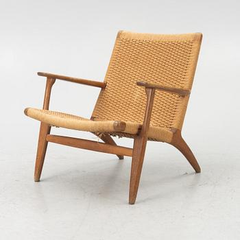 Hans J Wegner, a 'CH 25', Carl Hansen & Søn Møbelfabrik, Odense, Denmark.