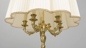 GOLVLAMPA, omkring 1900-talets mitt.