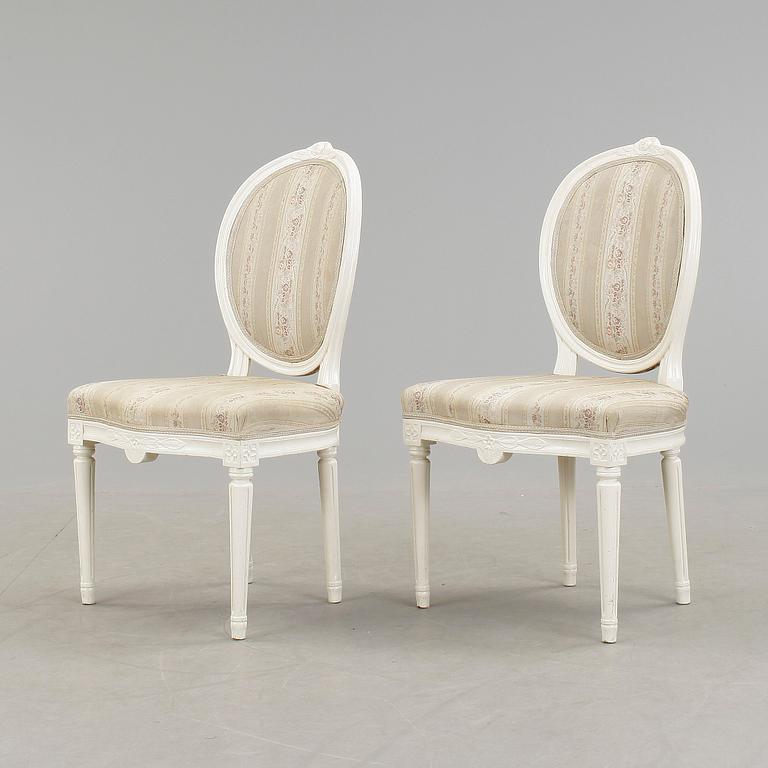 STOLAR, ett par, gustaviansk stil, 1900-talets början.