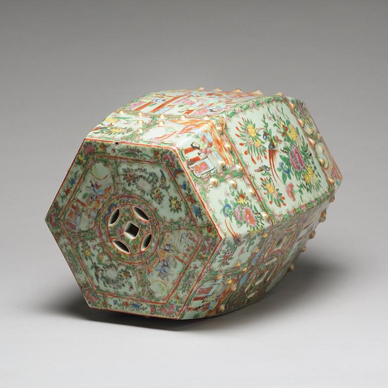 A famille rose Canton garden seat, Qing dynasty, 19th Century.