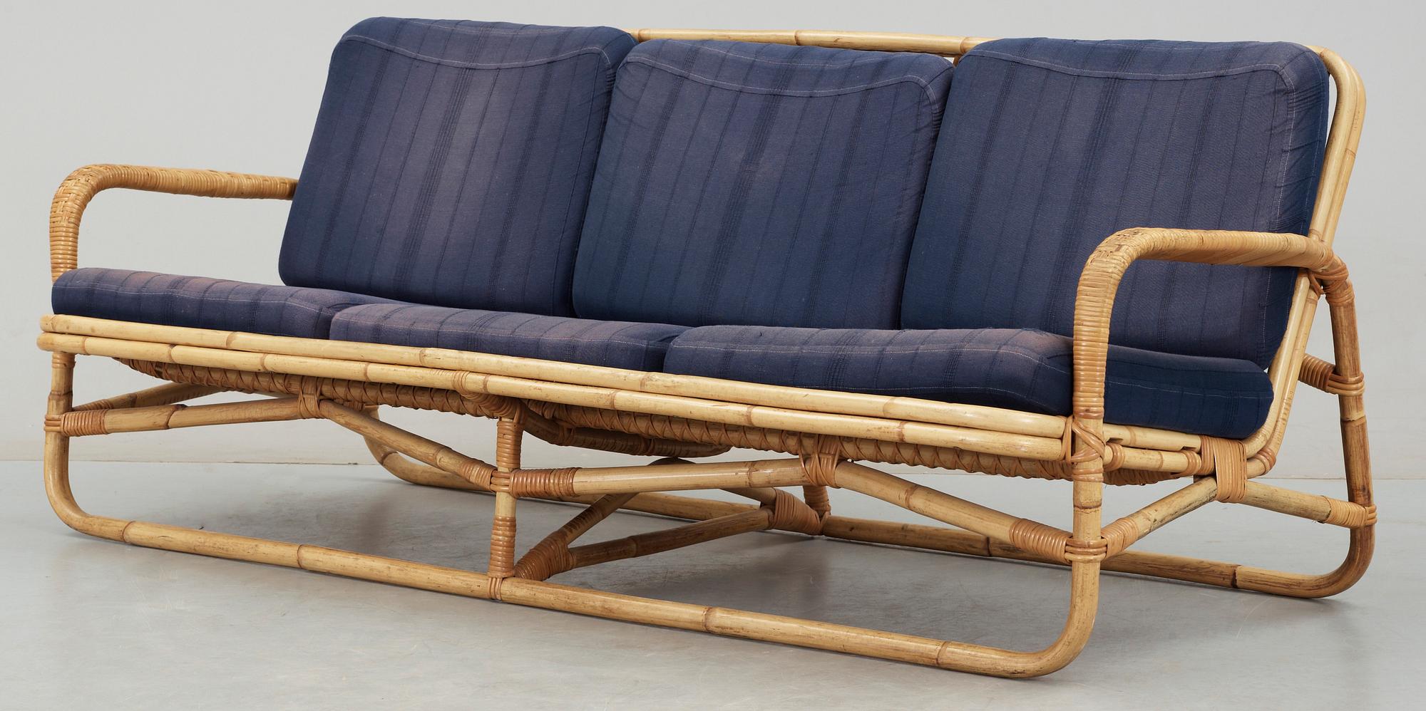 MÖBELGRUPP, 4 delar, rotting, 1900-talets andra hälft.