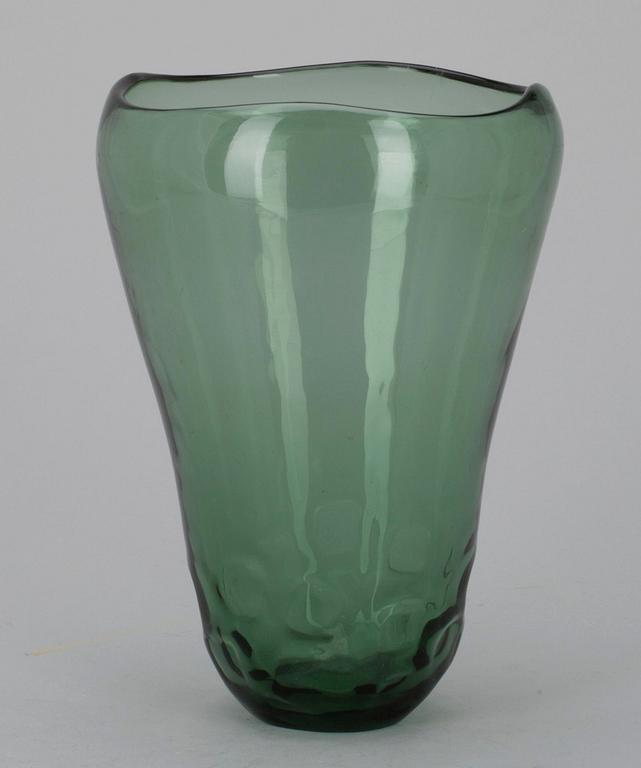 Gunnel Nyman, A VASE.