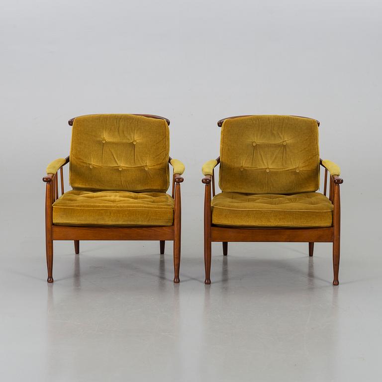 KERSTIN HÖRLIN-HOLMQUIST, fåtöljer ett par "Skrindan" OPE möbler 1900-talets senare del.