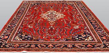 A Lilihan carpet, ca 301 x 232 cm.