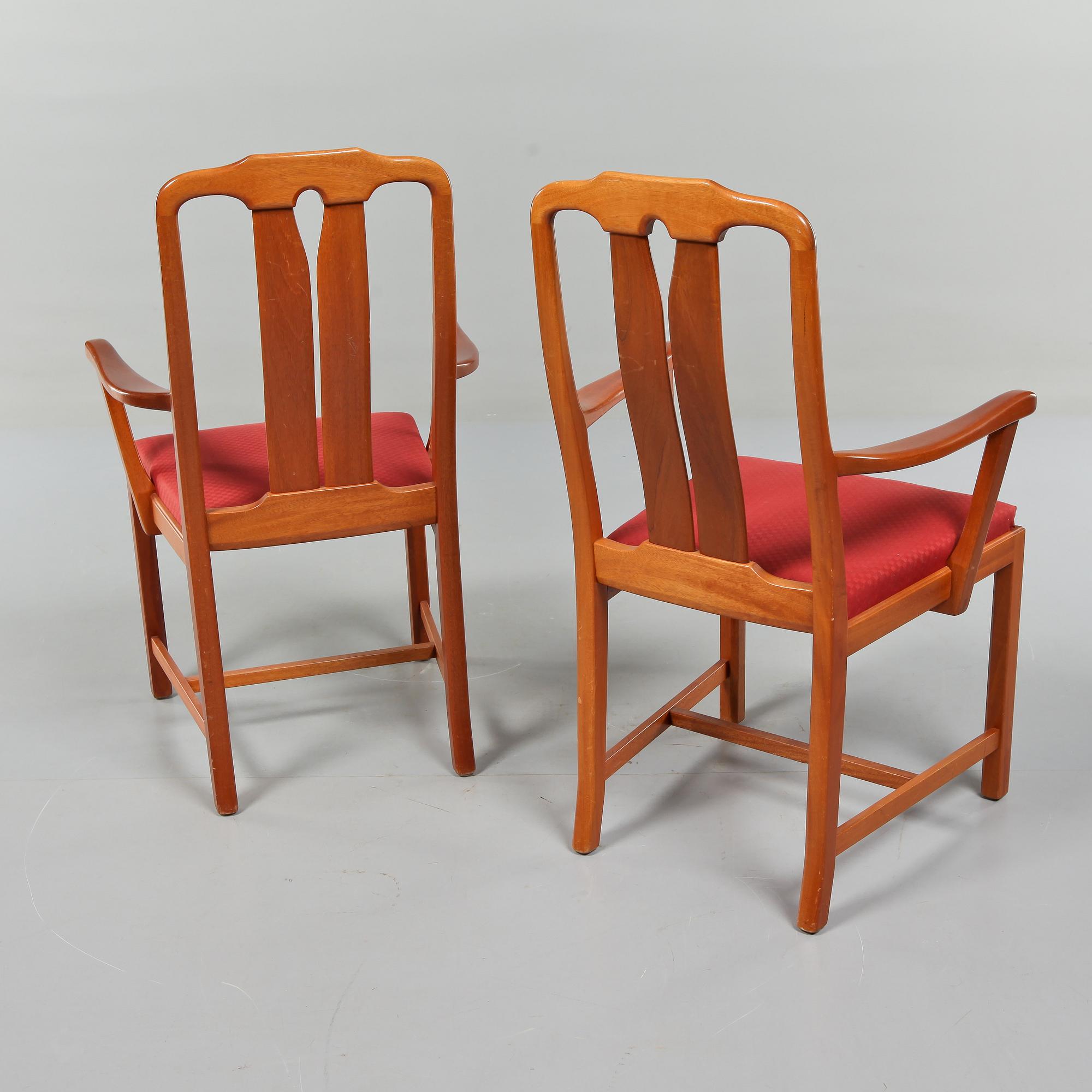 KARMSTOLAR, ett par, "Ambassadör", Carl Malmsten, Rydéns Interiör, tillverkade 1985.