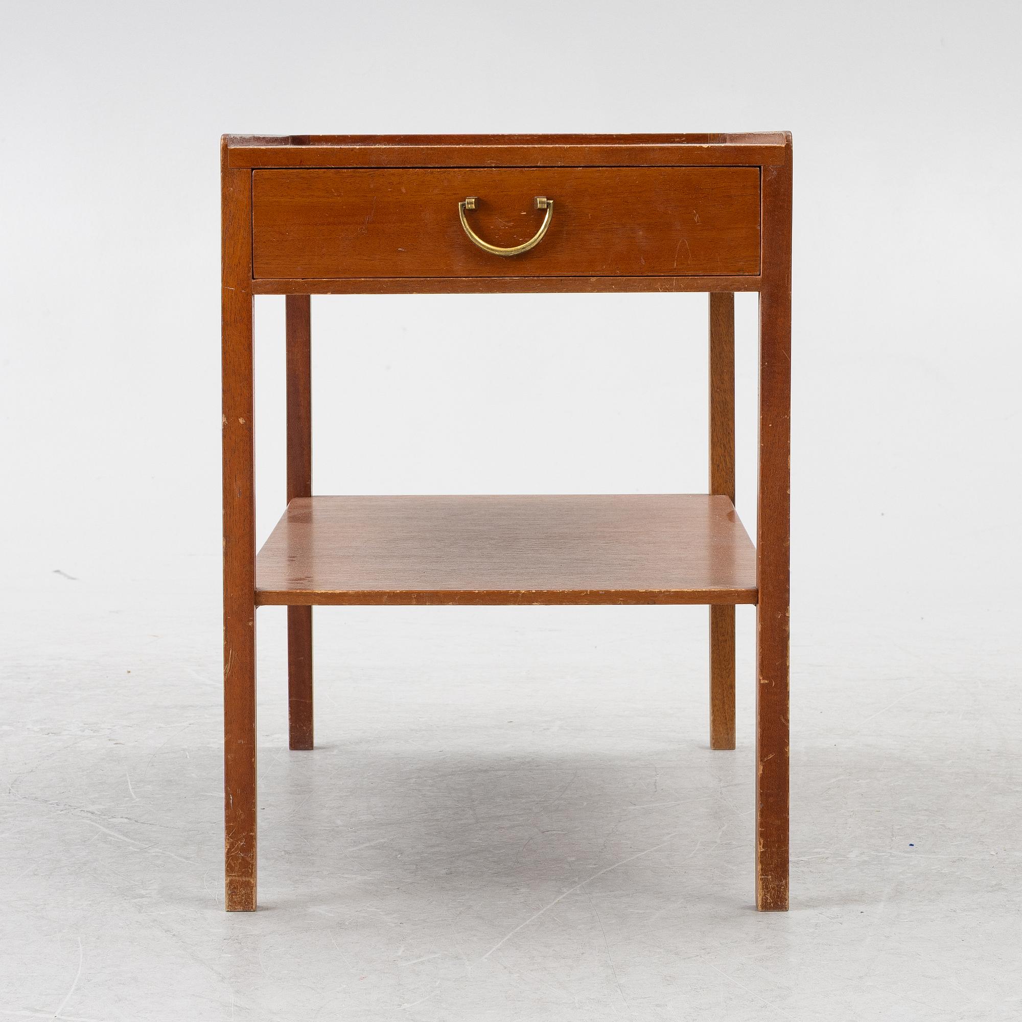 Josef Frank, sängbord, modell B 914, Firma Svenskt Tenn, före 1985.