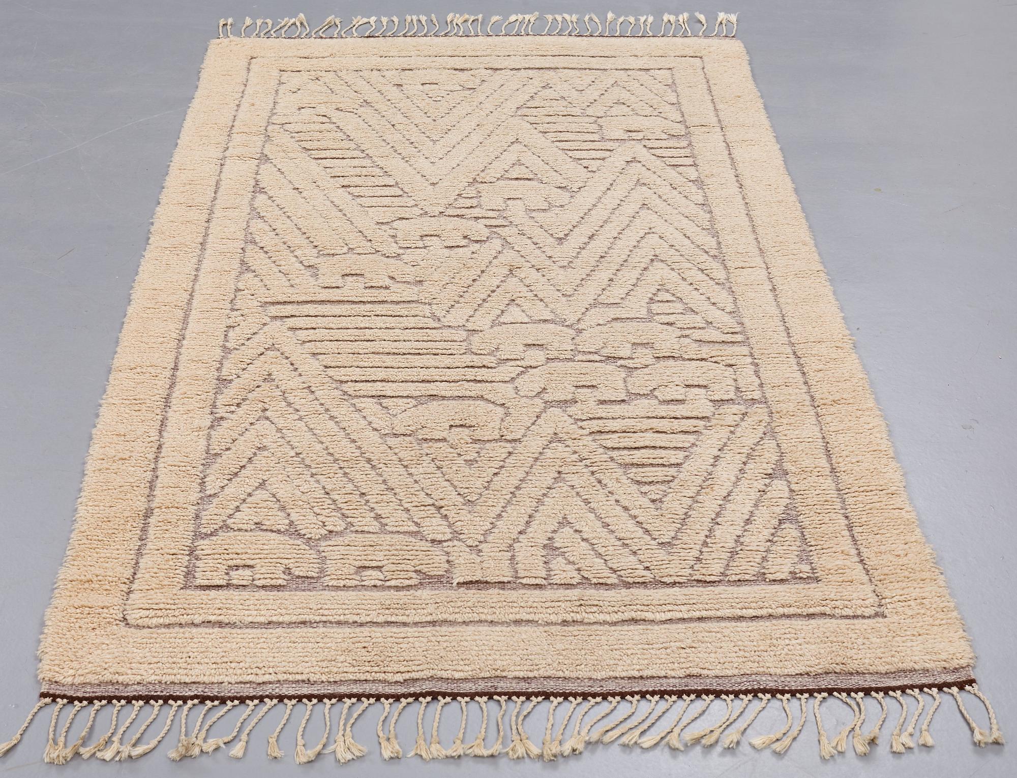 Ebba Swedenborg, MATTO, "Björnar", knotted pile in relief, ca 219 x 115 cm, designed by Ebba Swedenborg, Södra Kalmar Läns Hemslöjd.