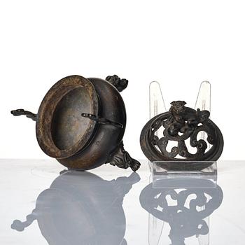A bronze censer with cover, Japan, 18th century.