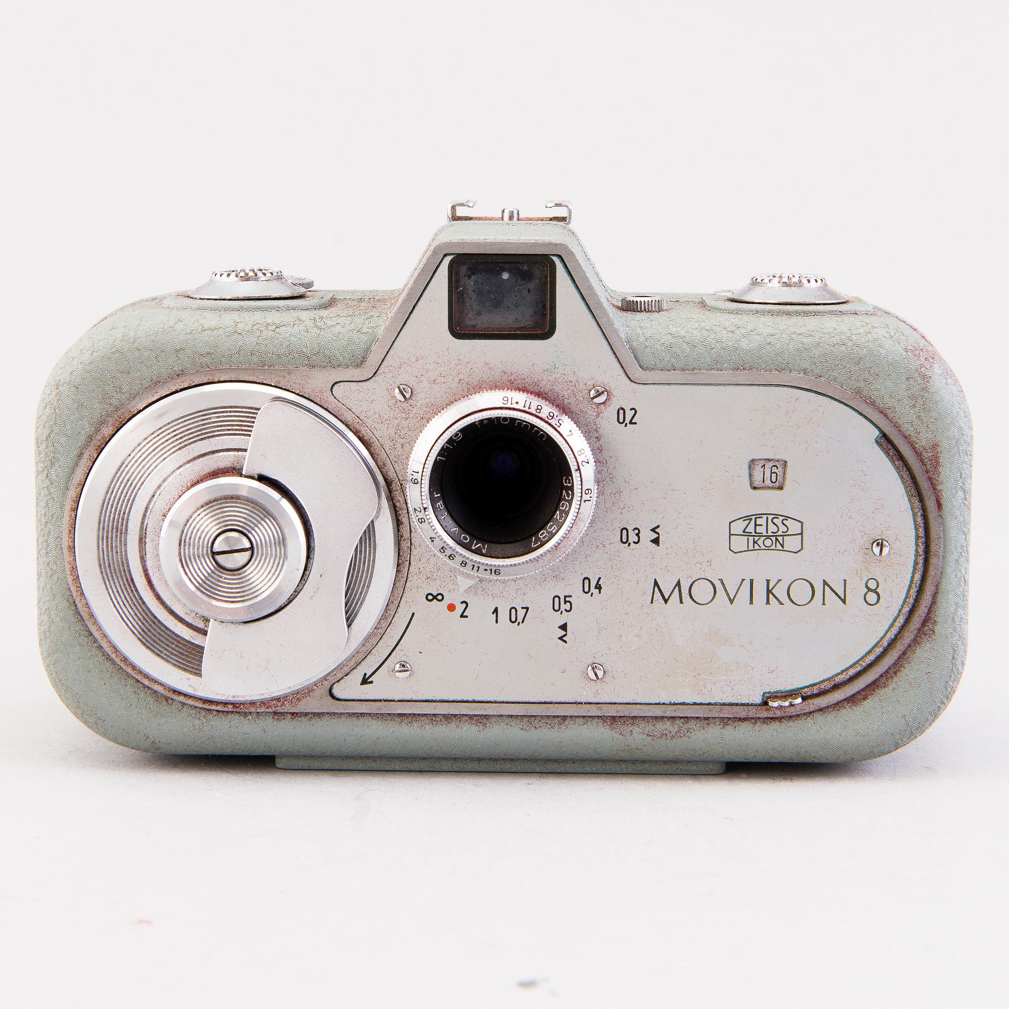 Set of five cameras, with accessories, 1920-50-tal.