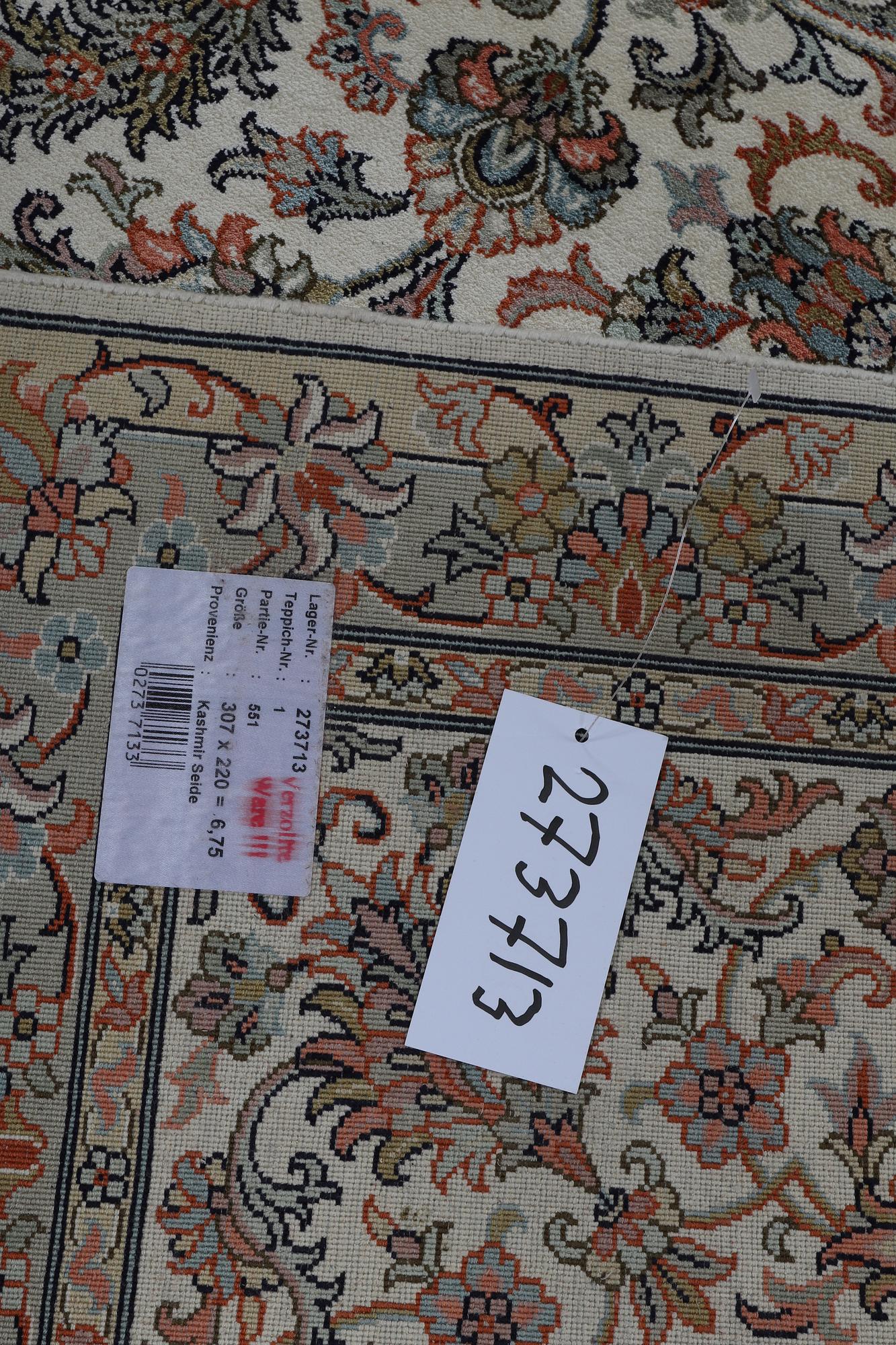 A carpet, Kashmir silke 307 x 220 cm.