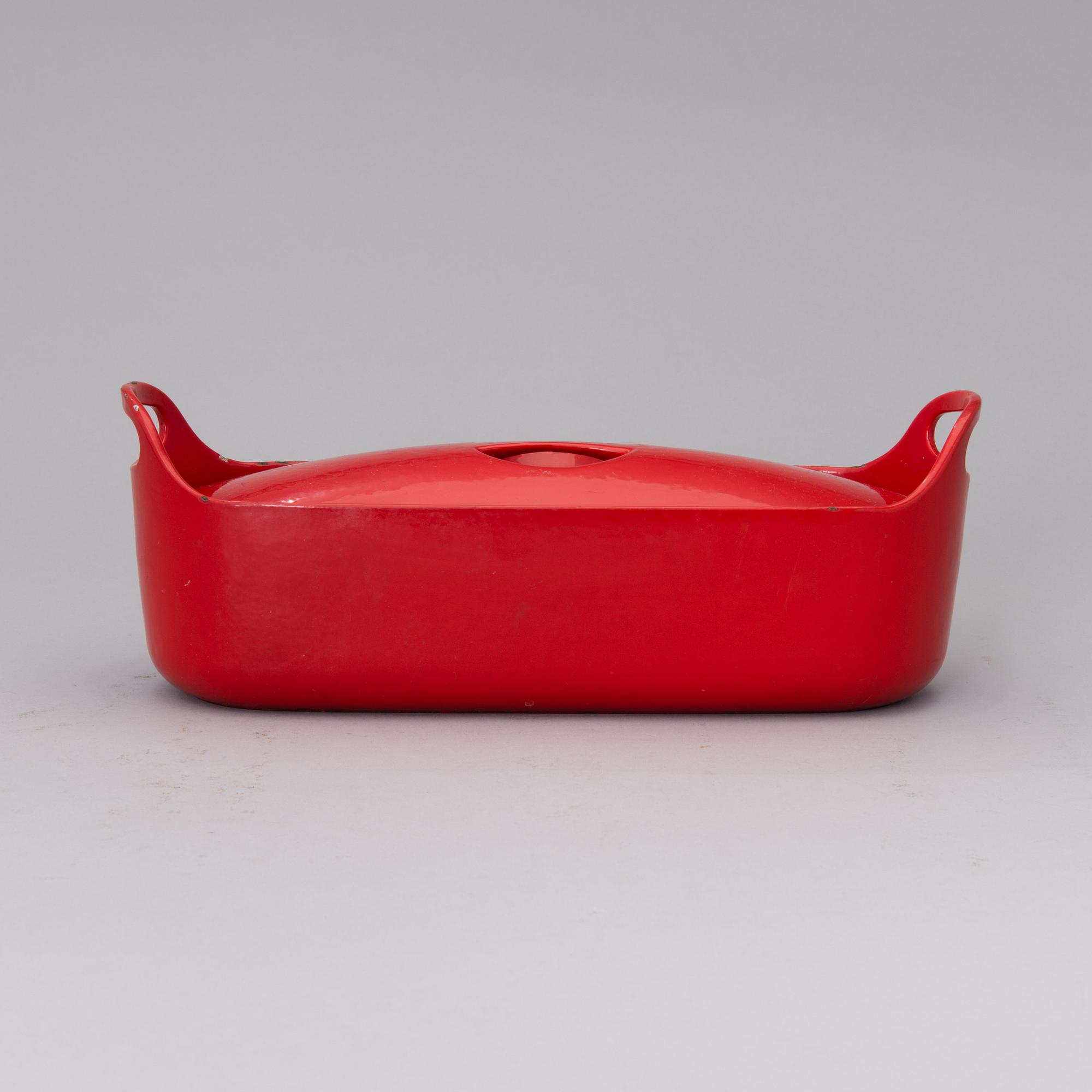 A set of three enamelled cast iron cooking pots, manufactured by Rosenlew.