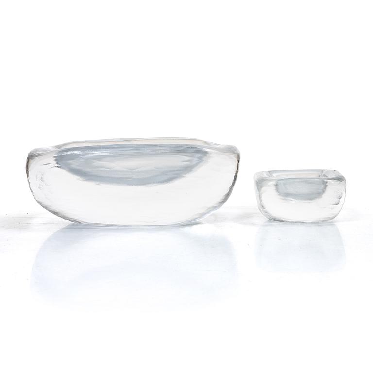 Vicke Lindstrand, Bowls, 4 pcs, glass, “Platina”, Orrefors.