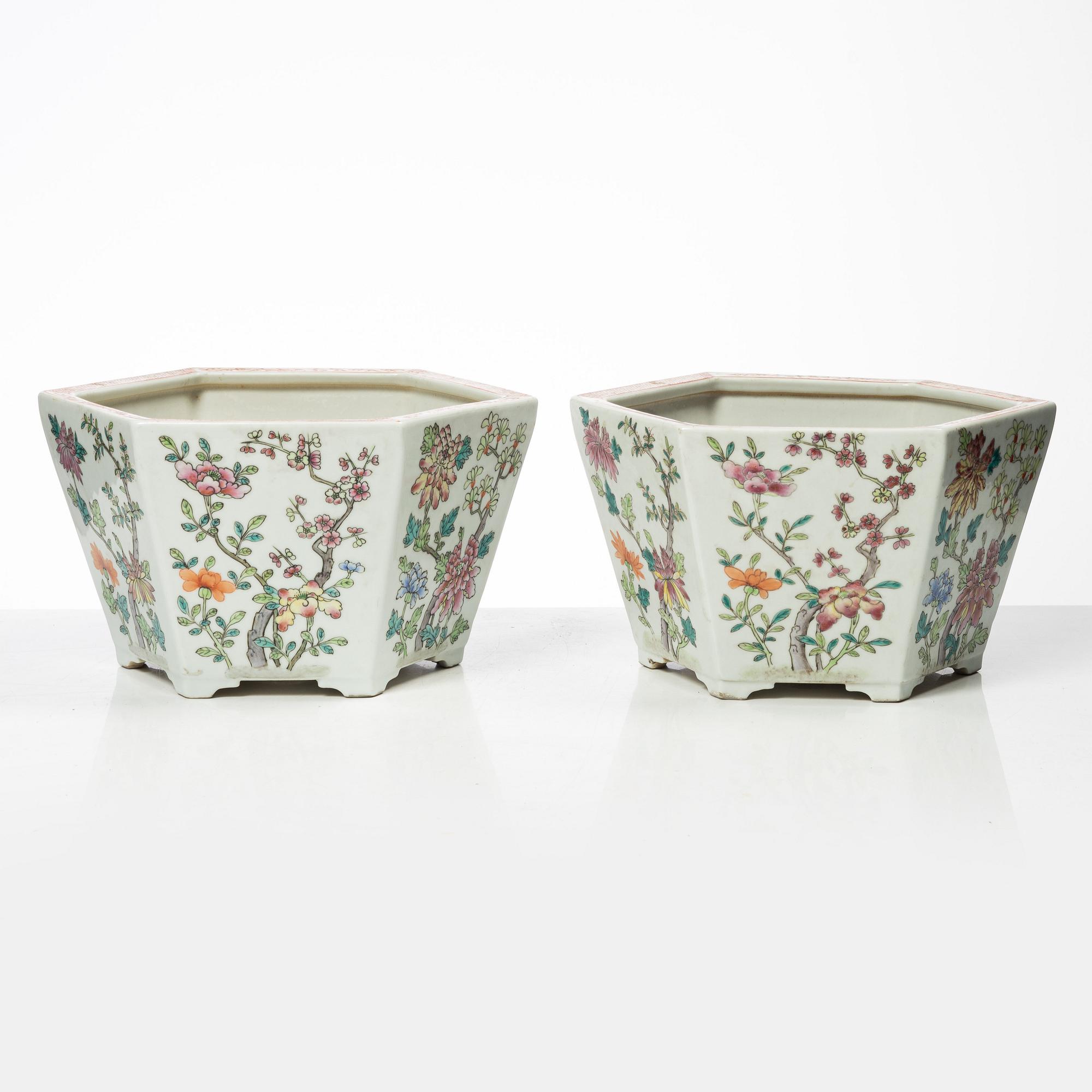 Ytterfoder, ett par, porslin, Kina, modern tillverkning.