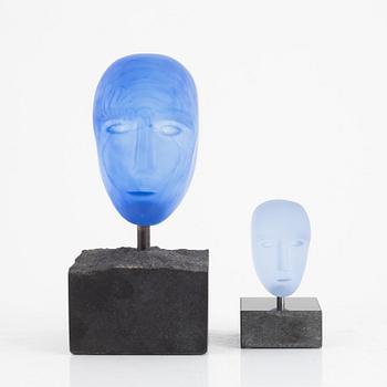 Bertil Vallien, skulpturer, 2 st, glas, Kosta Boda.