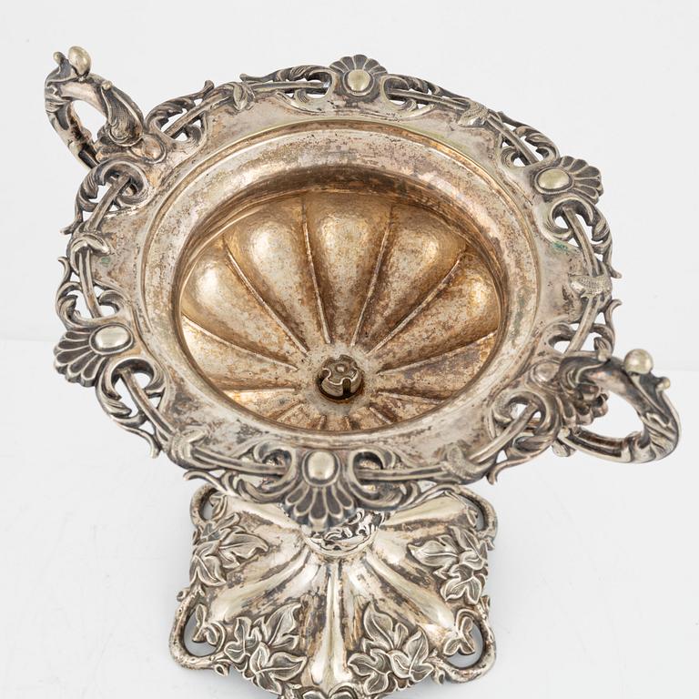 Gustaf Möllenborg, skål på fot, silver, nyrokoko, Stockholm, 1856.