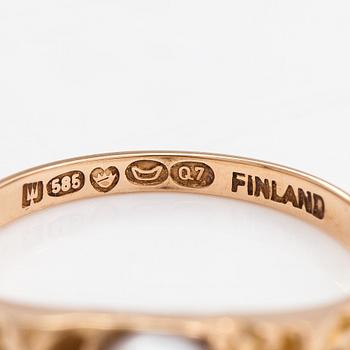 Björn Weckström, A 14K gold and cultured pearl ring 'Small word' for Lapponia 1969.