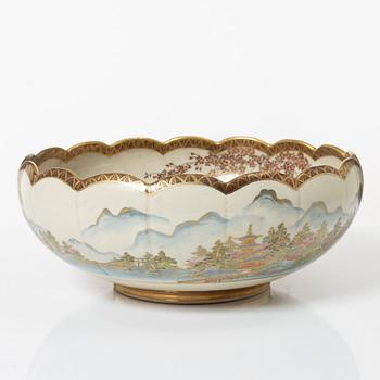 A large Satsuma bowl, Japan, Meiji period (1868-1912).