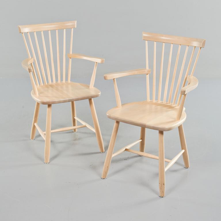 KARMSTOLAR, ett par, "Lilla Åland", Carl Malmsten, Stolab, 2013, formgiven 1939.