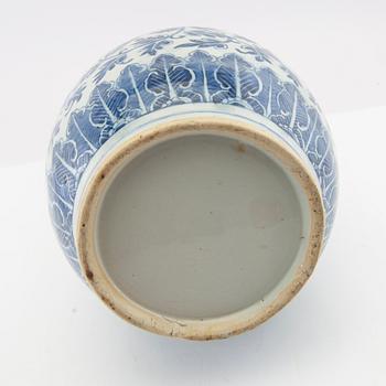 Vase, China, early 20th century, porcelain.