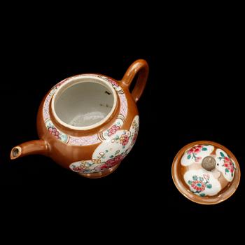 TEKANNA med LOCK, kompaniporslin. Qing dynastin, Qianlong (1736-95).