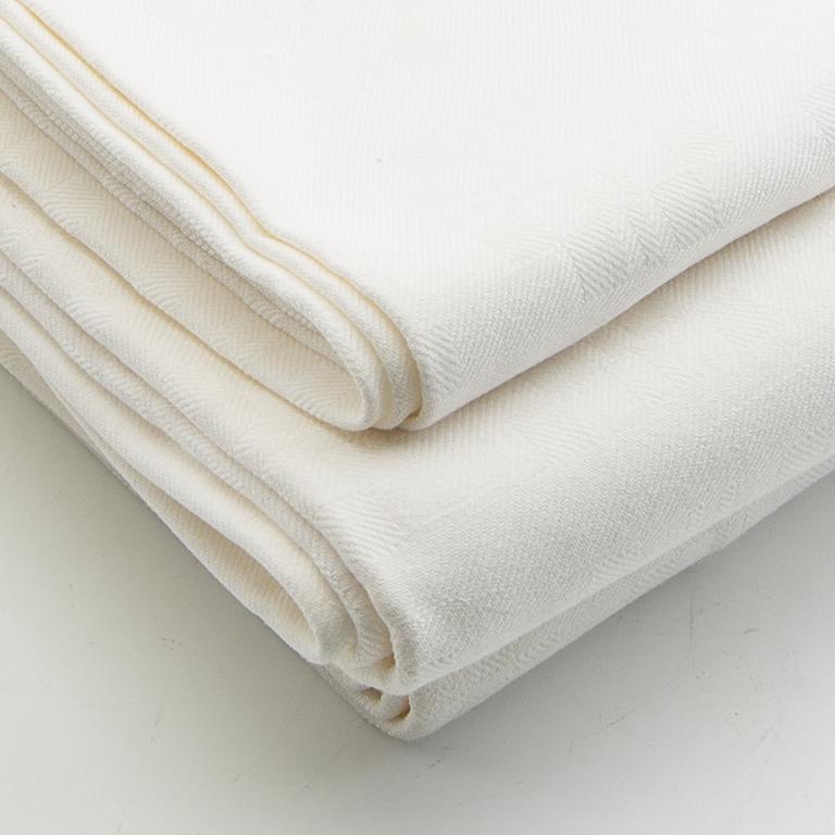 Tablecloths, 3 pcs, and napkins, 12 pcs, damask, first half/mid 20th century.