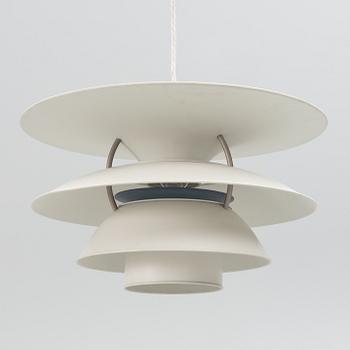 Poul Henningsen, taklampa, 'Charlottenborg PH 5-4½', Louis Poulsen, Danmark.