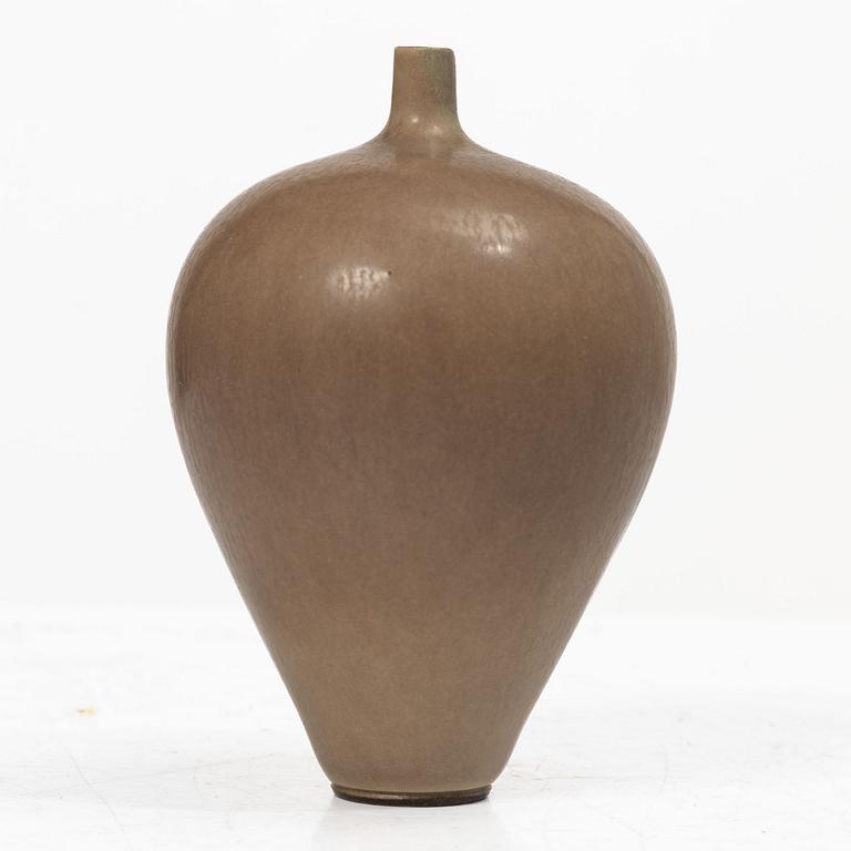 Berndt Friberg, A stoneware miniature vase, stoneware, Gustavsberg Studio.