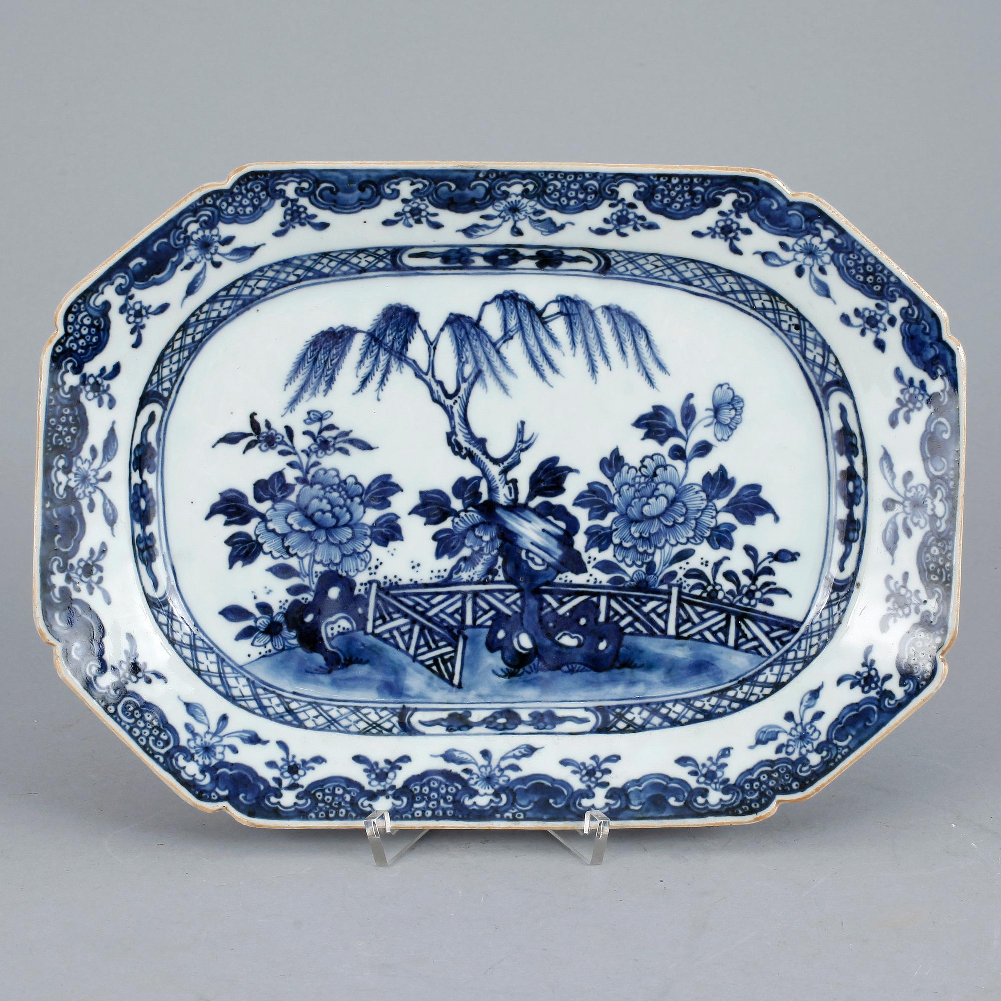 STEKFAT, porslin, Kina, Qingdynastin, Qianlong (1736-1795).
