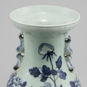 VAS, porslin, Kina, 1800/1900-tal.