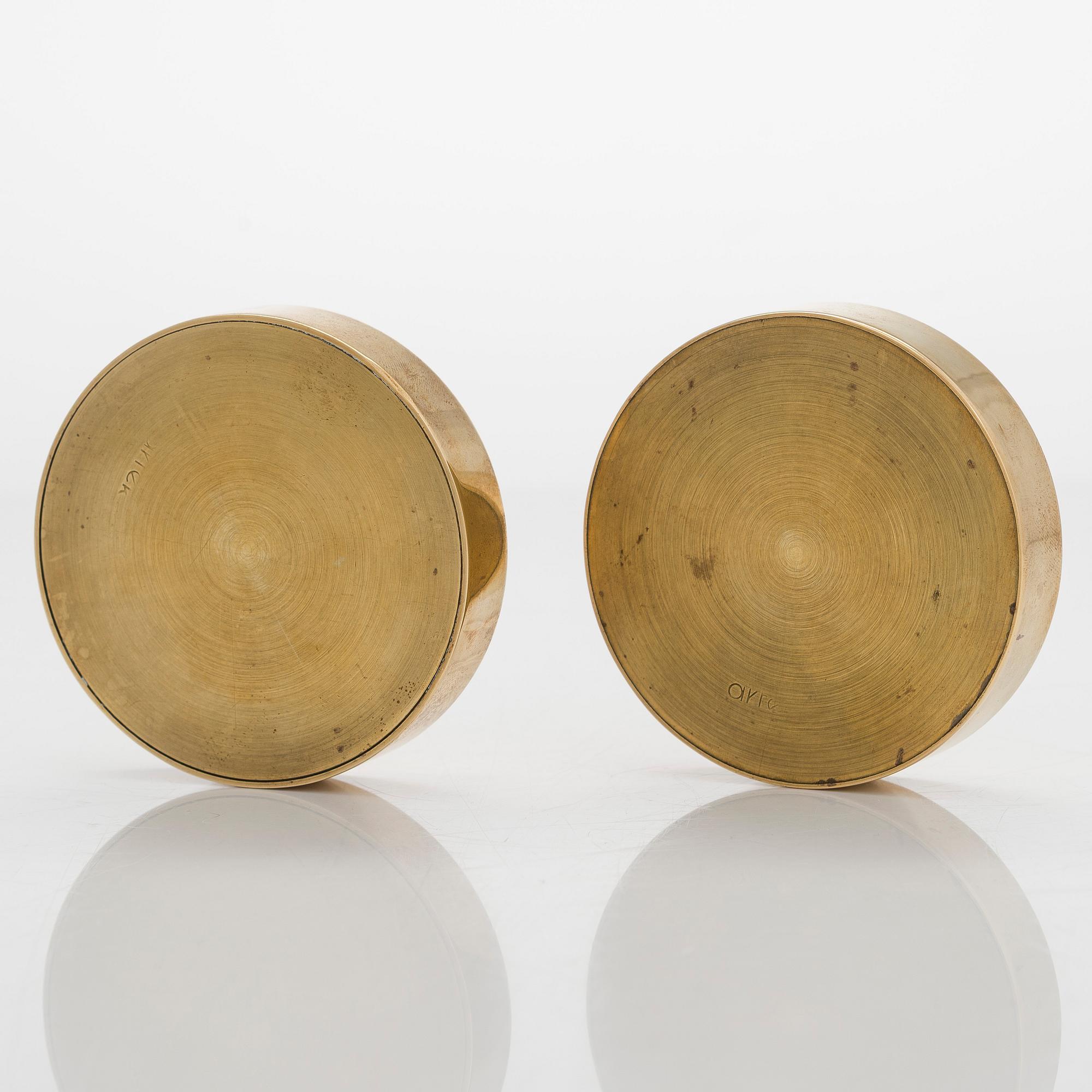 Maija Heikinheimo, A set of two brass jars manufacturer Valaistustyö for Artek, mid-20th century.