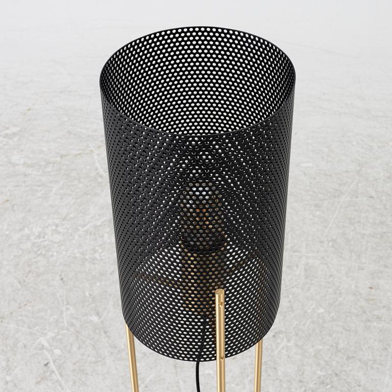 Niclas Hoflin, golvlampa, “Vouge Tripod”, Rubn.