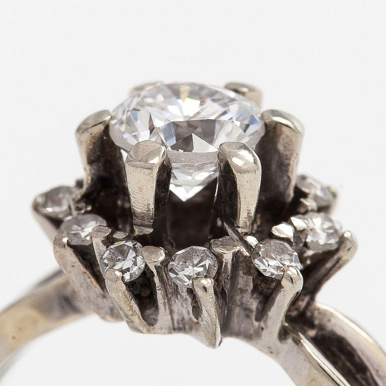 Sormus, briljantti- ja 8/8-hiotut timantit, 18K valkokultaa.