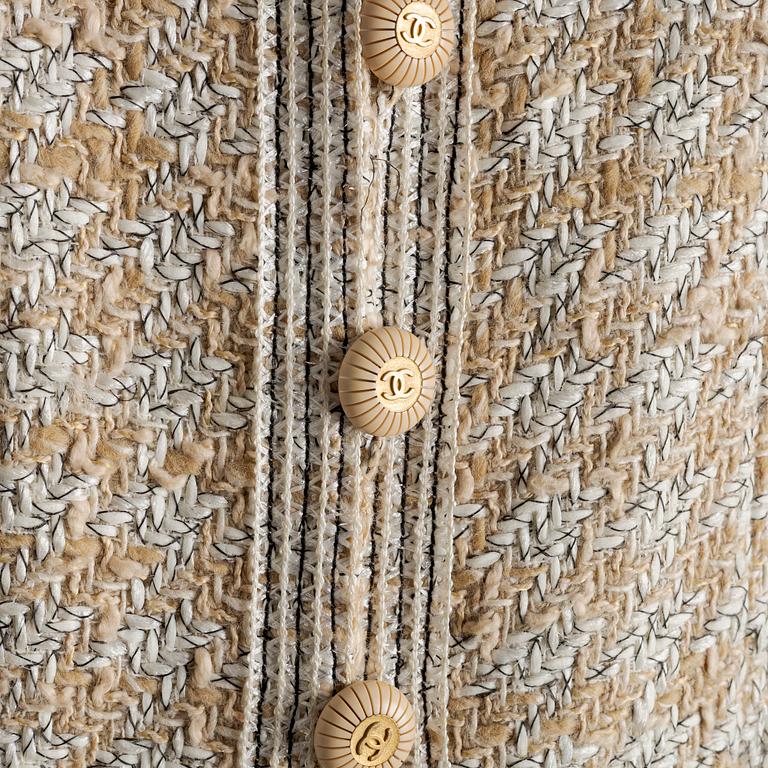 Chanel, suit, two-piece, vintage. Size Fr 36.