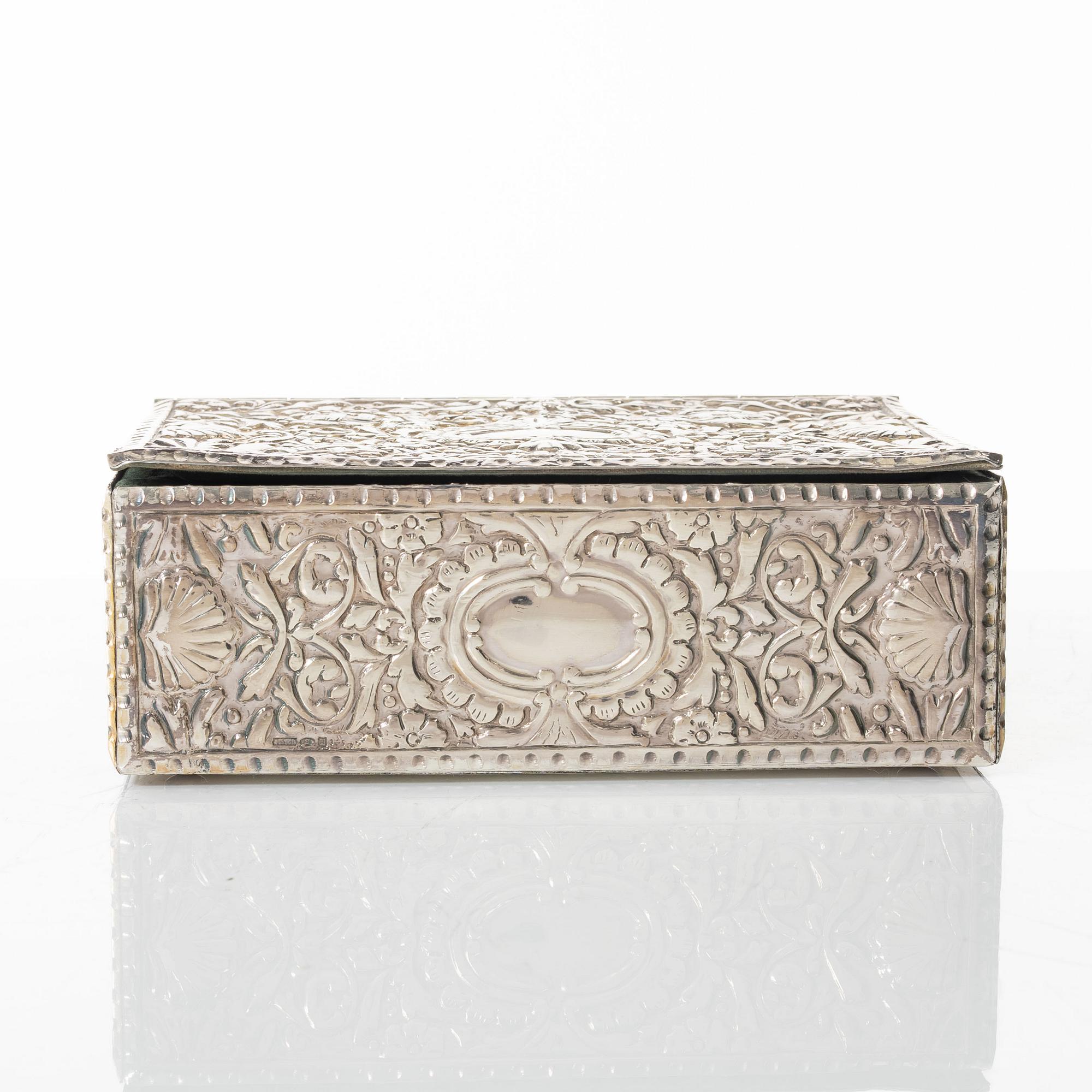Jewellery box, sterling silver, 20th Century.